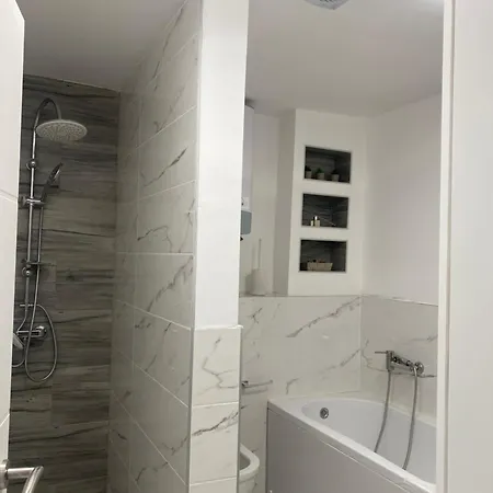 Elite Luxury 2br شقة *